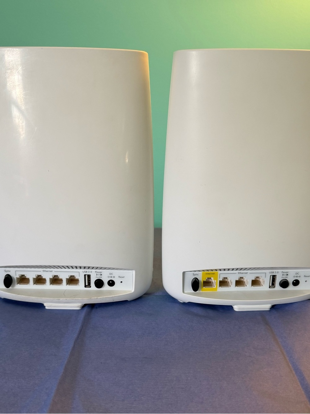 Netgear RBR50 Tri-band WiFi Router with Satellite Router - Picture 9 of 14